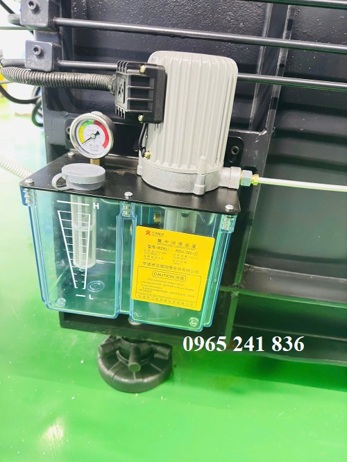 Ứng dụng bơm dầu tự động gắn đồng hồ áp suất