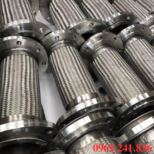 Sự kh&aacute;c biệt khớp nối mềm inox mặt b&iacute;ch với khớp nối cao su